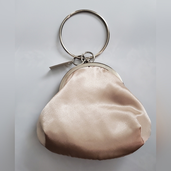 NWT Creamý Rosette Evening Handbag Georgette Satin Silvertone Round Ring Handle - Picture 8 of 11